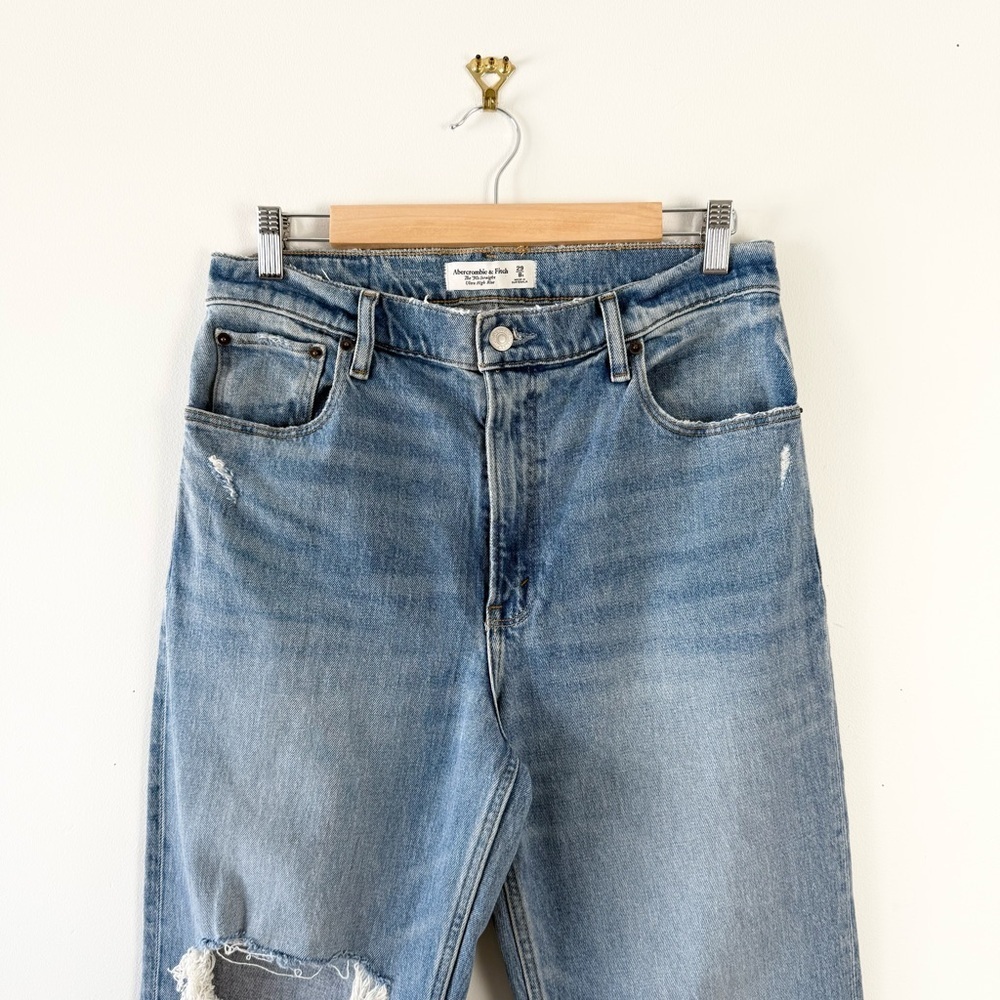 Abercrombie & Fitch High-Rise Distressed Blue Jeans - Picture 2 of 8